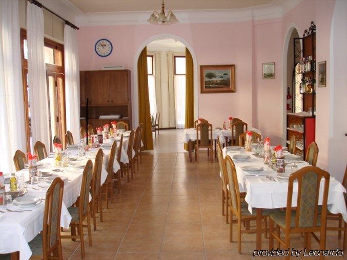 Hotel Mignon 50 Mt Dalla Spiaggia E Dall'Isola Pedonale Alassio Restoran foto